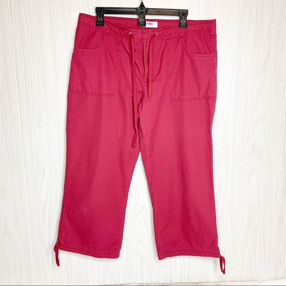 Old Navy Women's Red Capris